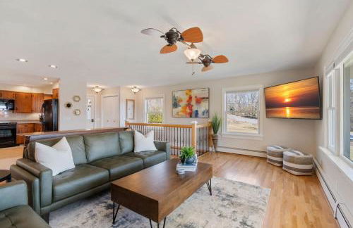 High-End Finger Lakes Escape - Expansive Game Room, Cozy Firepit, & Scenic Views - Foto 13