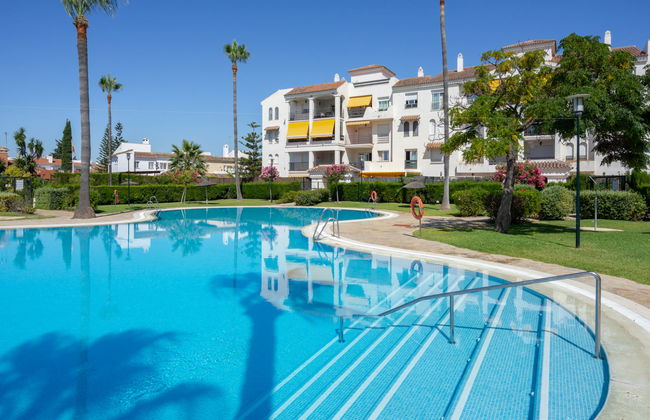 2 bedroom Apartment in Marbella with swimming pool - Photo 1