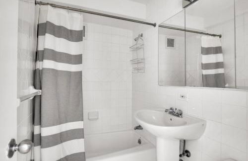 Midtown E 1BR w DM Elevator nr Bloomingdales NYC-867 - Photo 8