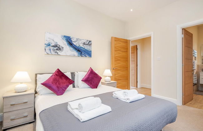 Luxury 2 Bedroom Apartments with Parking - Foto 18