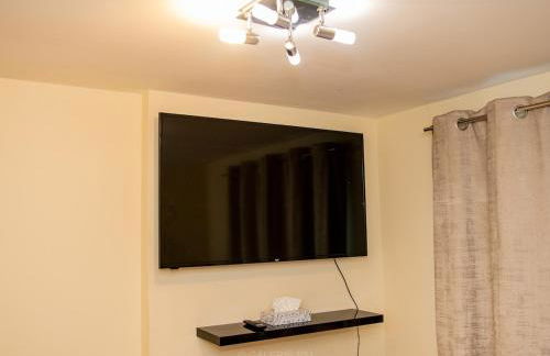 2bed Flat with private parking - Foto 13