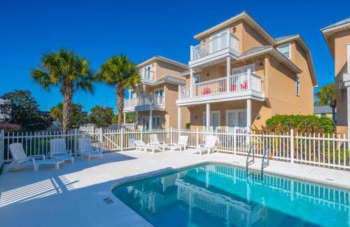 Beach Getaway for 15 A Few Steps from the Sand - Foto 16