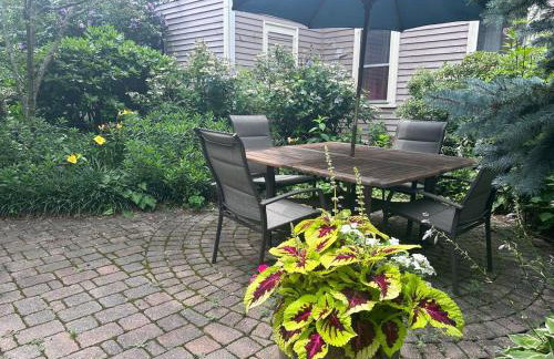 Bristol, RI The Ship of Dreams-Historical District - Foto 10