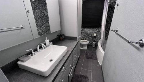 Cozy Escape WGameRoom HSWifi Aprox10Min to NRG - Foto 3