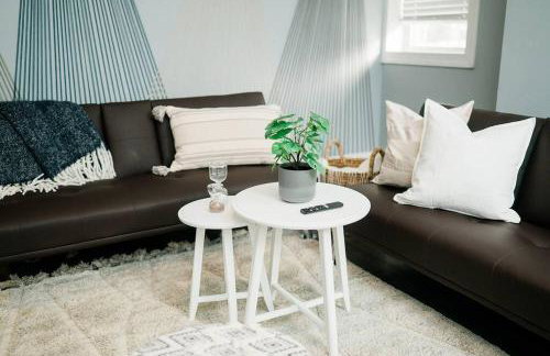 Walkable and Spacious Apt - Parking -- GroupStay - Foto 14