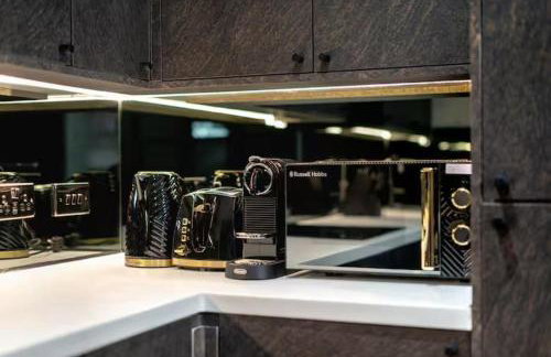 Near Transport - Fireplace - WiFi - Sleeps 2 - Foto 13