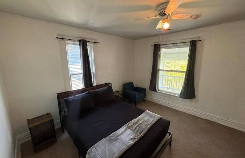 2nd Floor suite, close to ISU, Mill, & downtown - Foto 39