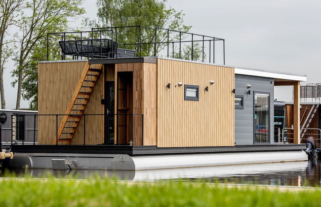 Modern Houseboat With View of the Lake - Foto 30