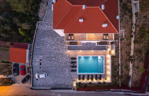 Villa Barbara & Zoran with heated swimming pool - Photo 23