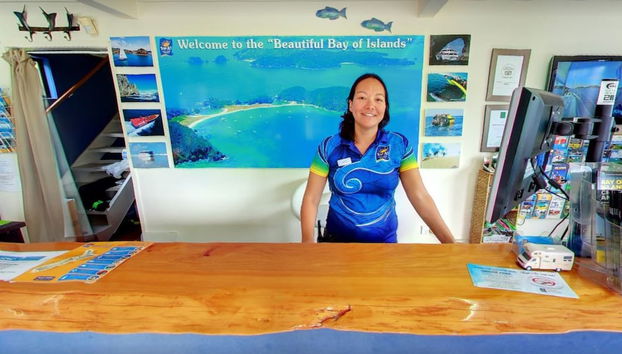 Check-in/check-out kiosk