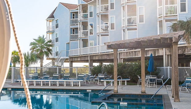Steps to Pool and Beach Amazing Views From Two Balconies - Foto 5, Habitación