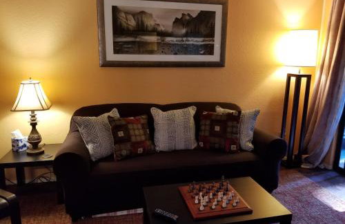 Lovely One bedroom condo with indoor fireplace. - Foto 5