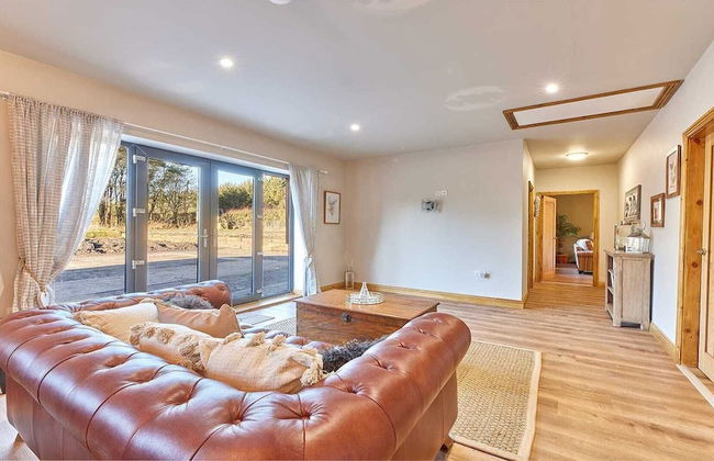 Host Stay The Parlour - Photo 10