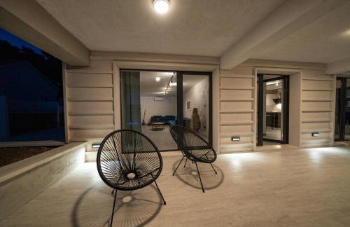 Seafront Villa Serenita - Photo 48