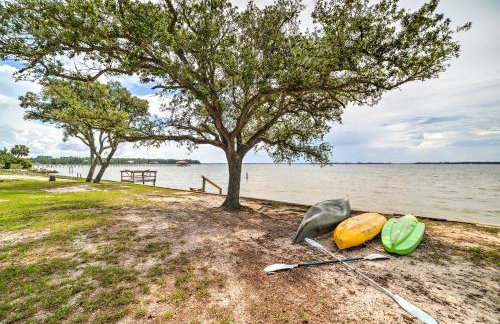 Waterfront Perdido Beach House with Canoes and Kayaks! - Foto 38