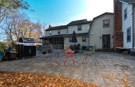 Long Island Nature Retreat with Peloton with Shared Pool - Foto 17