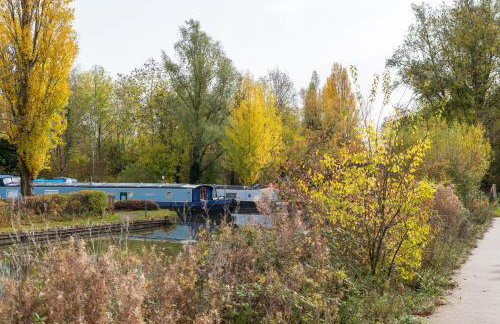 Modern Canal-Side Apartment in Milton Keynes - Photo 19