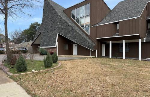 Stylish Remodeled 23 Large beds Near Elvis Presley - Foto 1