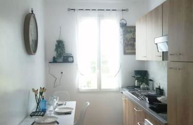 Maison " Bouton d'or" au bord de l'eau, à 10 mn de Tours , meublé classé une étoile - Foto 6