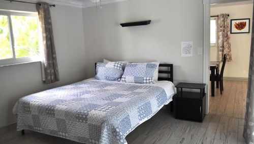 Bike to the beach, walk to restaurants, heated pool, secluded - Foto 5