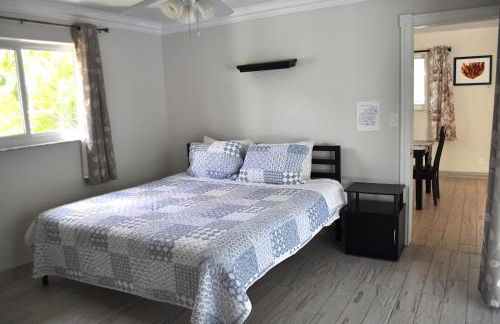 Bike to the beach, walk to restaurants, heated pool, secluded - Foto 5