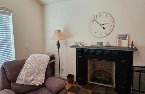 Charming, Private Cottage in Myrtle Creek - Foto 15