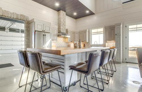 Dock and Panoramic Bay Views Oconto Retreat! - Foto 8