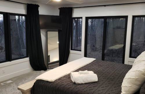 RiverEdge Haven Hot Tub, 5 Beds, Kayaks Near ND - Foto 39