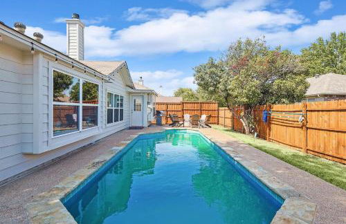 4BD 2BA Saginaw Sanctuary - Pool Firepit Laundry - Foto 1