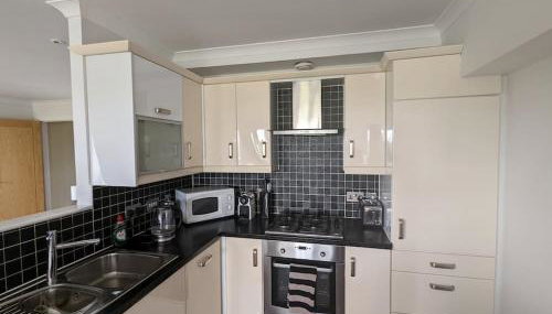 Beautiful 2 bedroom flat overlooking golf course - Foto 4