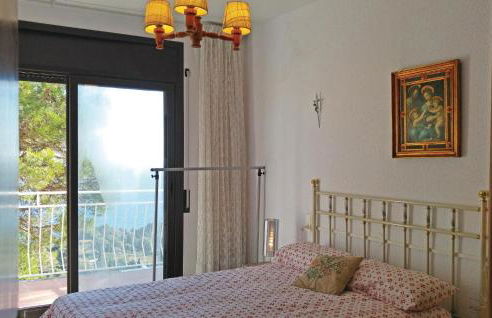 Cozy Home In Blanes With House Sea View - Photo 8