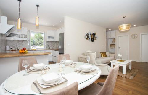 Elegant Holiday House 3D by the Sea with pool and included breakfast - Photo 18