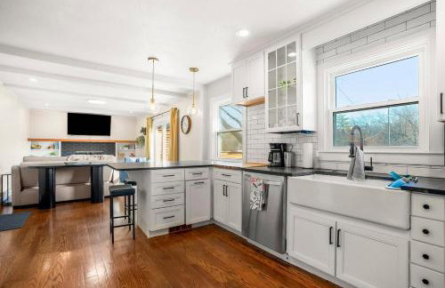 Heated Pool, Sleeps 12, World Cup, Family Rental - Foto 26