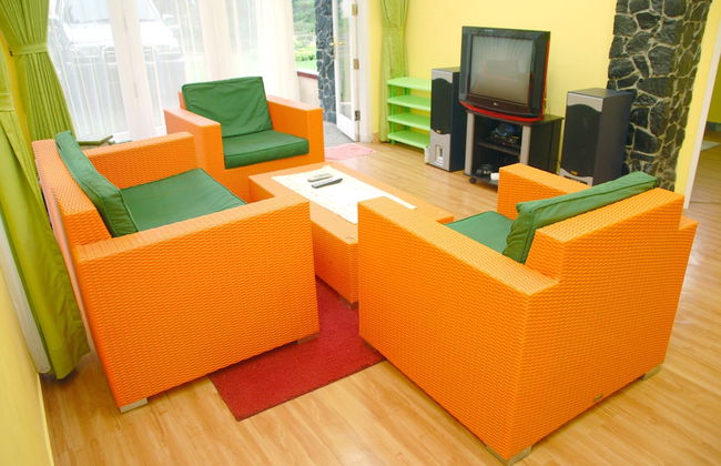 Villa ChavaMinerva Istana Bunga-Lembang - Photo 10