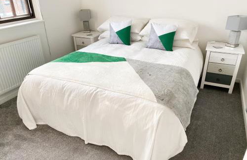 Harbourside House - Great Location - Parking - 2 En-Suites - Sleeps 5 Plus 1 - Photo 25