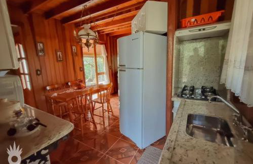 Chalé europeu com vista para natureza no interior - Foto 12