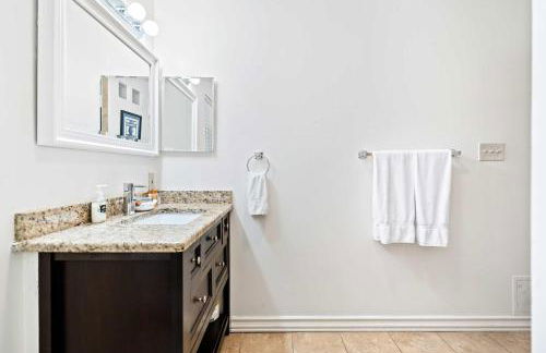 Screened-in Porch Walkable to Soco - Foto 71