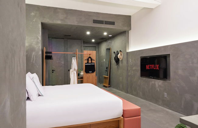 David Hotel - Photo 17