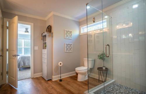 Par-Tee Haus I- Game Room & Hot Tub-Walk to Helen - Foto 26