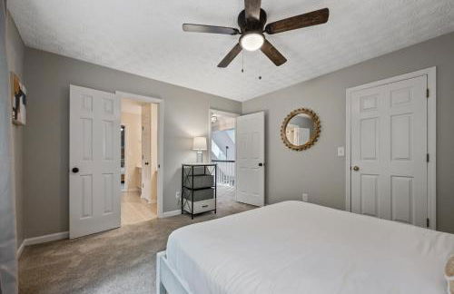 Relax In This 4BR Retreat With Screened Snug Porch - Foto 25