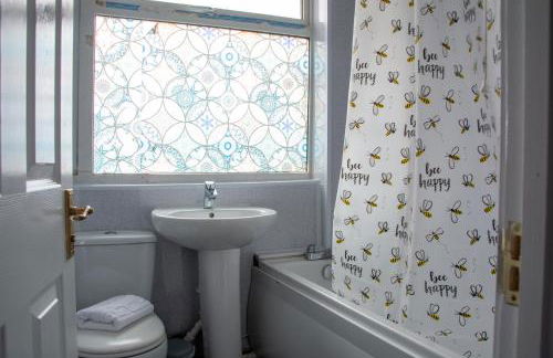 Cosy 3BR Flat With Free Parking Near Marina - Foto 7