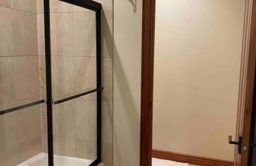 Luxury home w a View- biking and hiking near - Foto 26