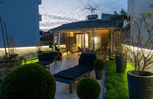 Garden Sky - Photo 1