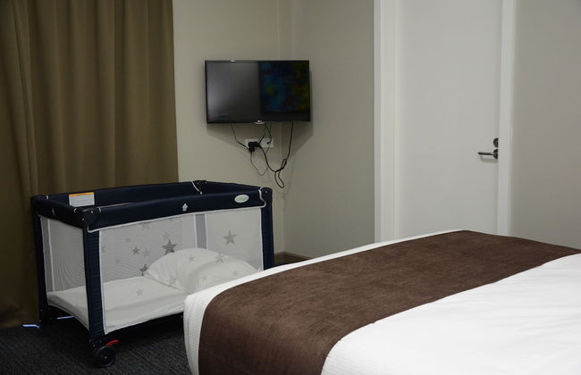 Ratsun Nadi Airport Apartment Hotel - Photo 9