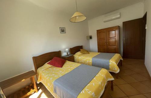 VILLA EBER - independent 1 & 2 bedroom apartments, pool, air con, fast Wi-Fi, near old town of Albufeira and beaches - Foto 33