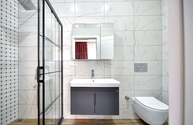 Red Moon Suites - Photo 18