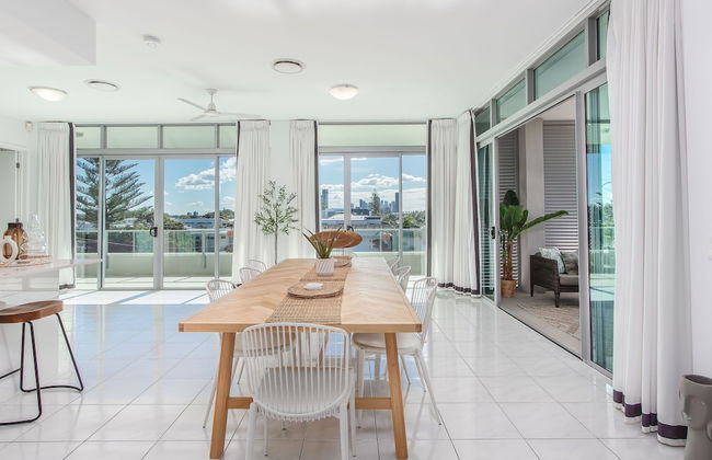 Mermaid Beach Luxury Penthouse - Photo 13