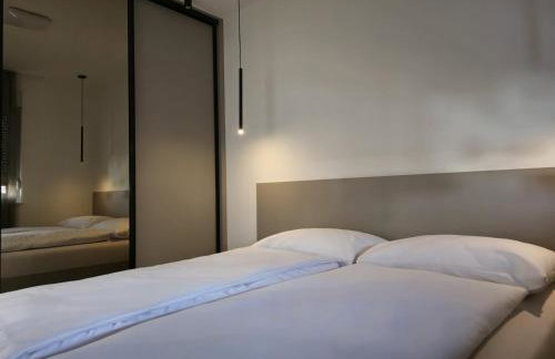 Apartment M - Self Check-In - Photo 14