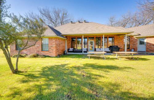 about 3 Mi to Dtwn Aubrey Vacation Rental with Patio! - Foto 32