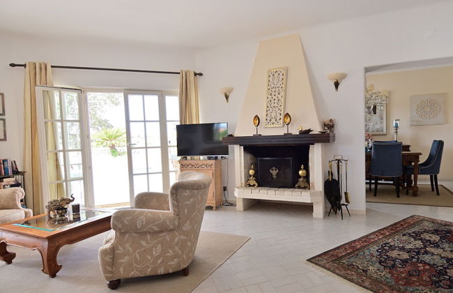 Villacasatulipa-sleeps4-garden-pool-bbq-ac - Foto 6